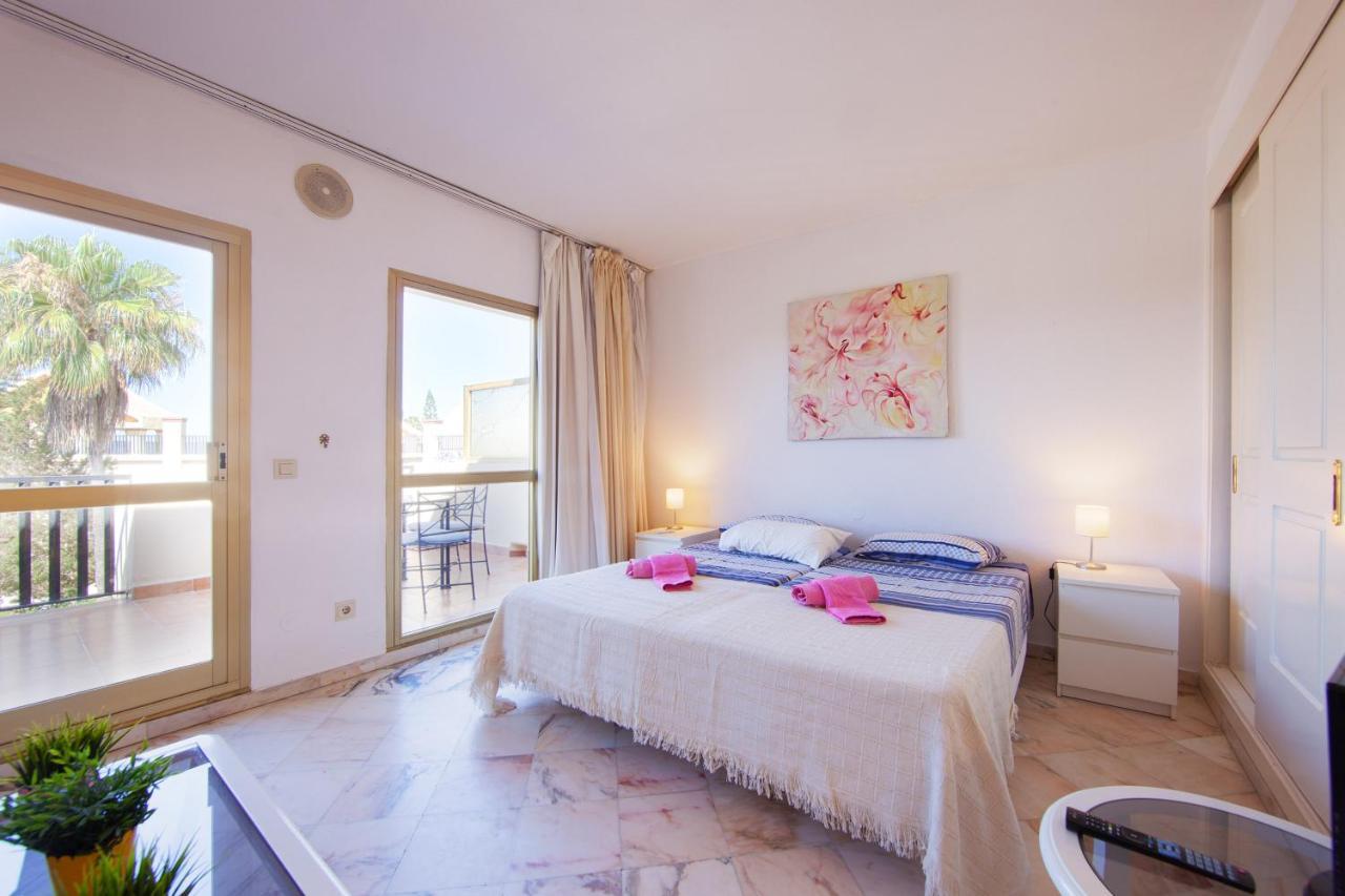 Romana Playa Studio Elviria マルベーリャ エクステリア 写真